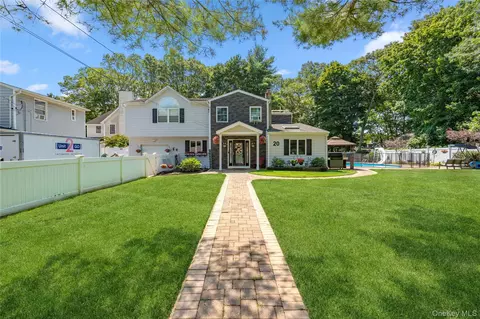20 Lyda Dr, Nesconset, NY 11767