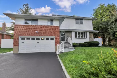 14 Westminster Rd, Syosset, NY 11791