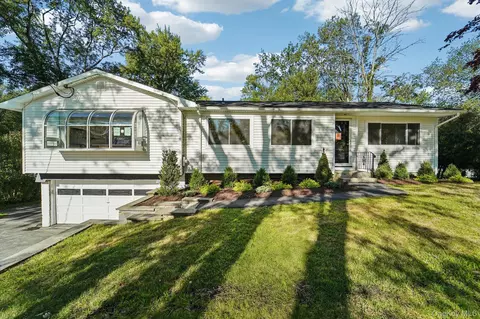3465 Curry St, Yorktown, NY 10598