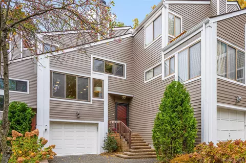 3 Top Of The Rdg #B2, Mamaroneck, NY 10543