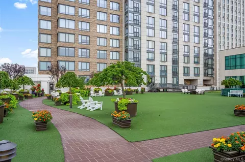 10 City Pl #29H, White Plains, NY 10601
