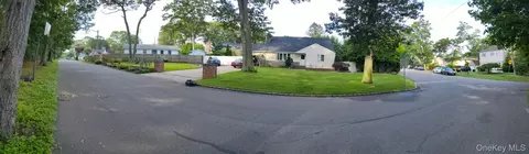 532 Lafayette Rd, West Babylon, NY 11704
