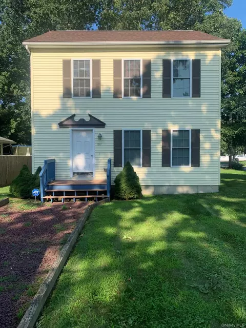 161 Washington Dr, Mastic Beach, NY 11951