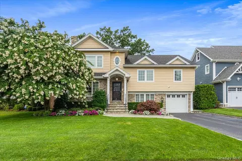 162 Kildare Rd, Garden City, NY 11530