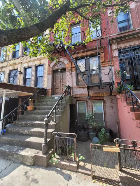 422 E 134th St, New York, NY 10454
