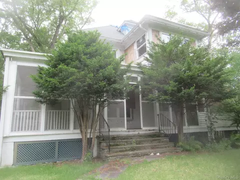 40 Weygant Hl, Highland Mills, NY 10930