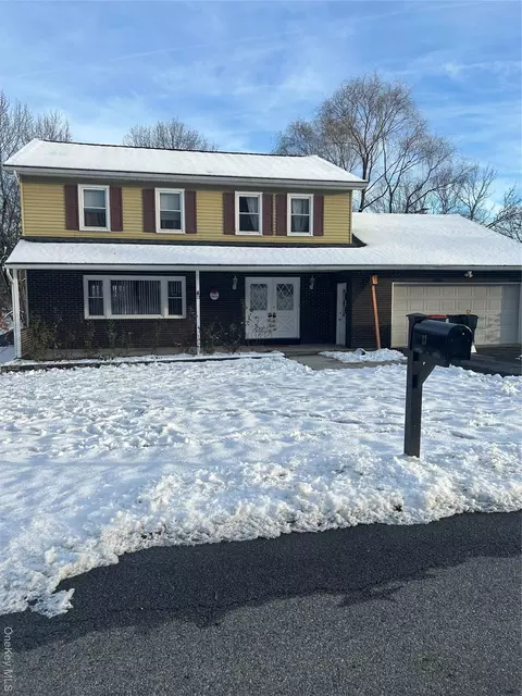 13 Miron Dr, Poughkeepsie, NY 12603