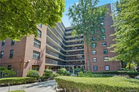 35-11 85th St #3H, Jackson Heights, NY 11372