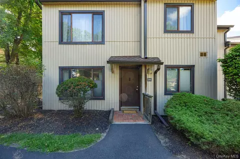 3101 Fox Ln, Poughkeepsie, NY 12603