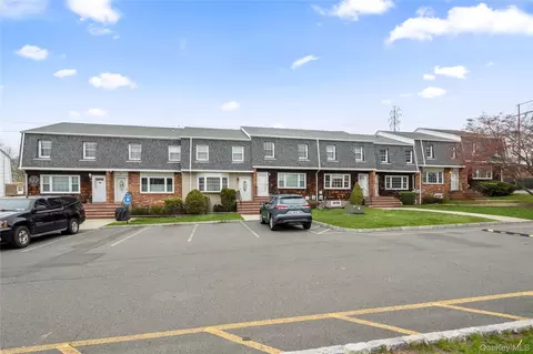 6 Gladys Dr, Ramapo, NY 10977