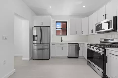 529 E 54th St, Brooklyn, NY 11203