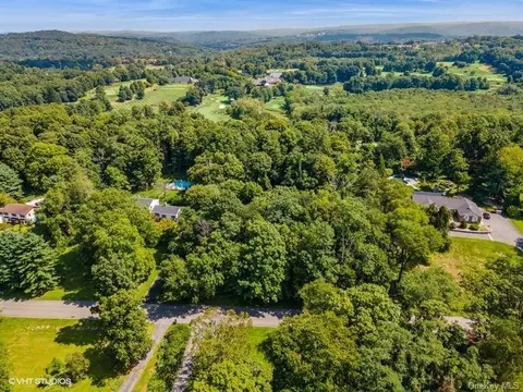 11 Louis Dr, Somers, NY 10536