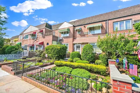 6134 80th St, New York, NY 11379