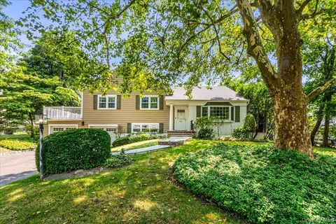 6 Beachway, North Hempstead, NY 11050
