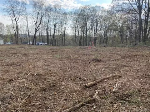 45 Hammond Ln, Plattekill, NY 12589