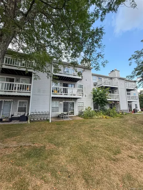 8 Lexington Hill Rd #6, Harriman, NY 10926