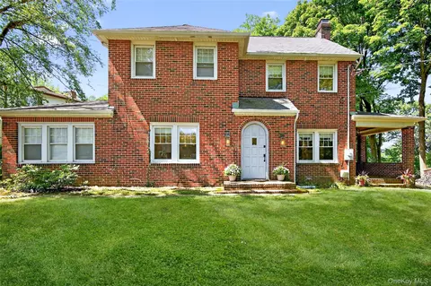 20 Hendrick Ave, Glen Cove, NY 11542