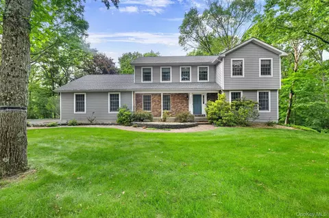 95 Harden Dr, Beekman, NY 12540