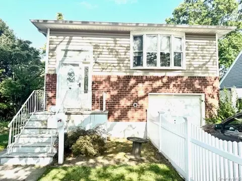 2743 Milburn Ave, Baldwin, NY 11510