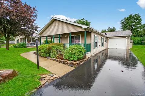 64 Vero Dr, Poughkeepsie, NY 12603