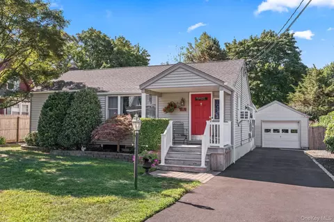 96 Soundview Ave, East Northport, NY 11731