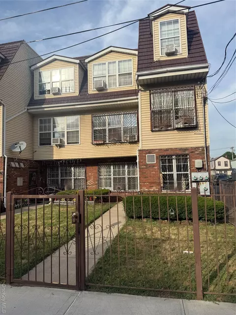 108-25 160th St #24A, Jamaica, NY 11433