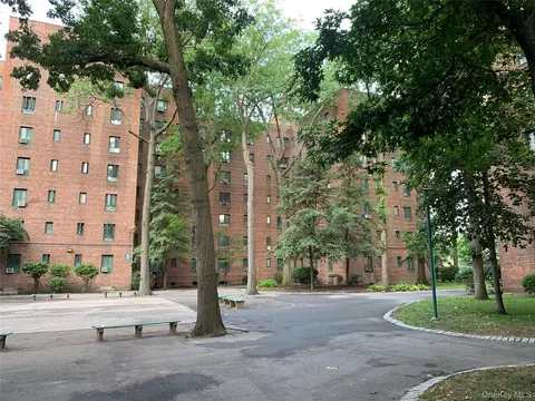 1594 Unionport Rd #7D, New York, NY 10462