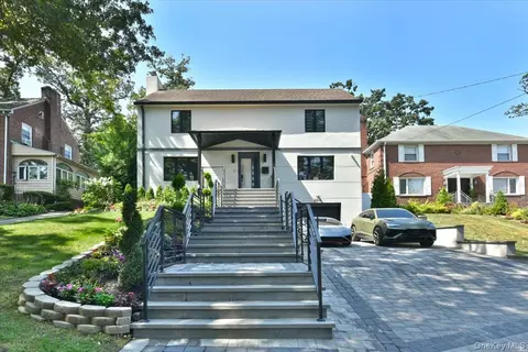 8714 Santiago St, New York, NY 11423