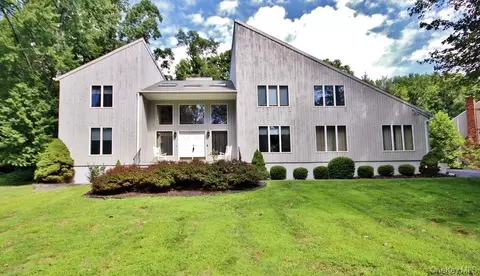 356 Cedar Hill Rd, Fishkill, NY 12524