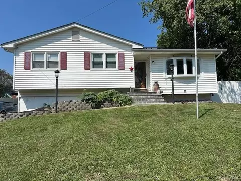 3 Bonnie Brae Dr, Middletown, NY 10941
