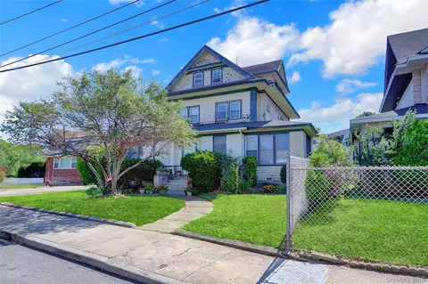 2871 Faber Ter, Far Rockaway, NY 11691