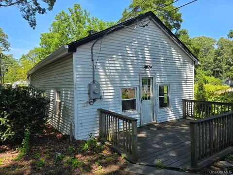 29 Bell Ave, Aquebogue, NY 11931