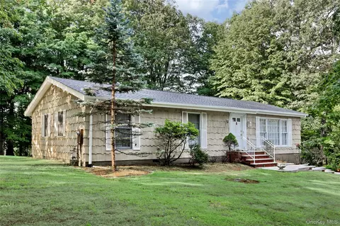 9 Lancaster Ln, Ramapo, NY 10952