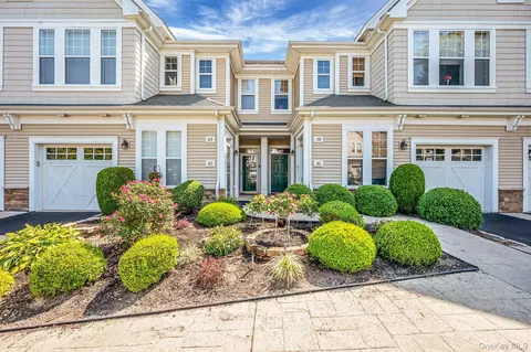 159 Symphony Dr, Lake Grove, NY 11755