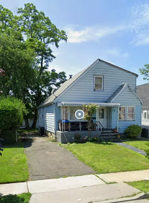 77 Virginia Ave, Hempstead, NY 11550