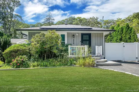 370 Whittier Dr, Mastic Beach, NY 11951