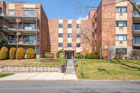 119 De Haven Dr #236, Yonkers, NY 10703