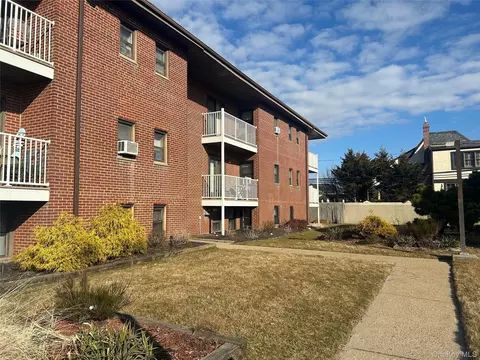 475 W Broadway #B2, Long Beach, NY 11561