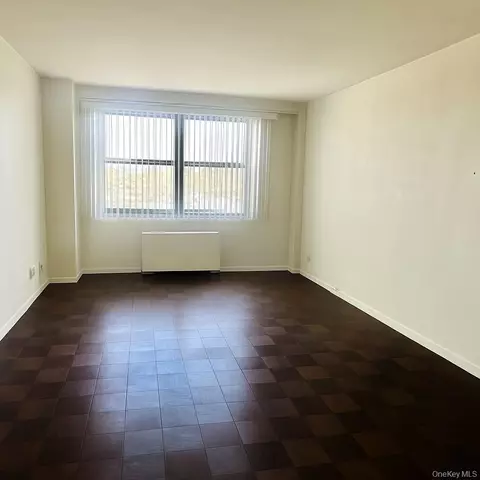61-20 Grand Central Pkwy #B600, Forest Hills, NY 11375