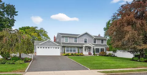 4 Cori Ln, East Northport, NY 11731