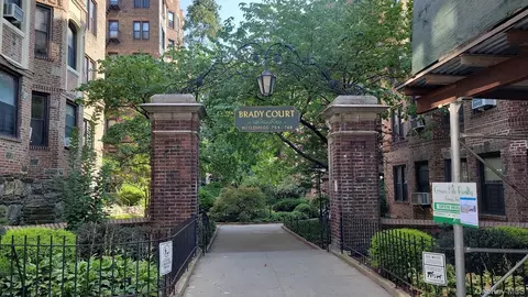 758 Brady Ave #411, New York, NY 10462
