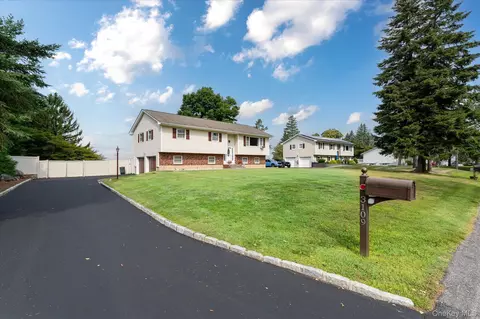 3109 Quinlan St, Yorktown, NY 10598