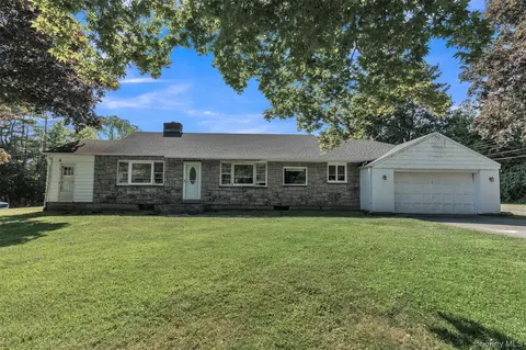271 Hill St, Mahopac, NY 10541