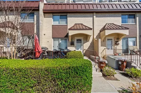215-29 23rd Ave #TH4, Bayside, NY 11360