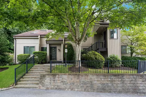 10 Nicole Cir #3, Ossining, NY 10562