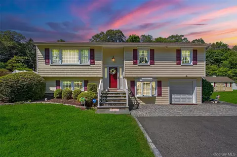 3031 Dale St, Yorktown, NY 10547