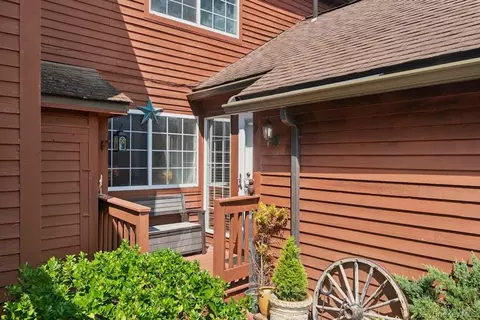 303 Tamarack Ln, Southeast, NY 10509