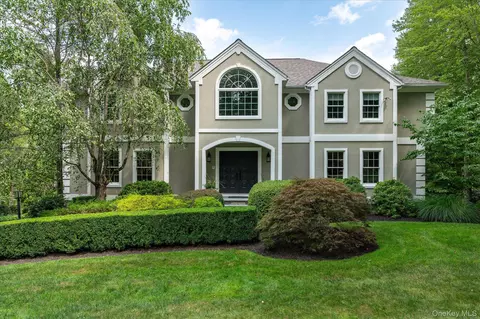 15 Manor Ln, Katonah, NY 10536
