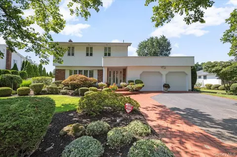 476 S Marginal Rd, Jericho, NY 11753