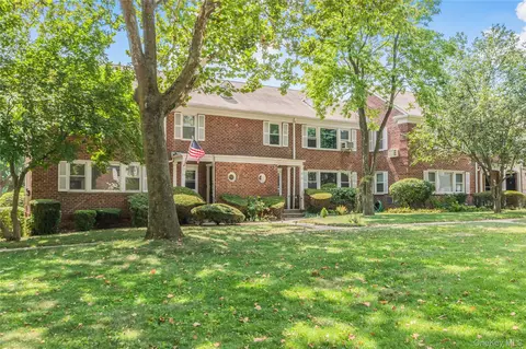 79 Lawrence Park Cres #79, Yonkers, NY 10708